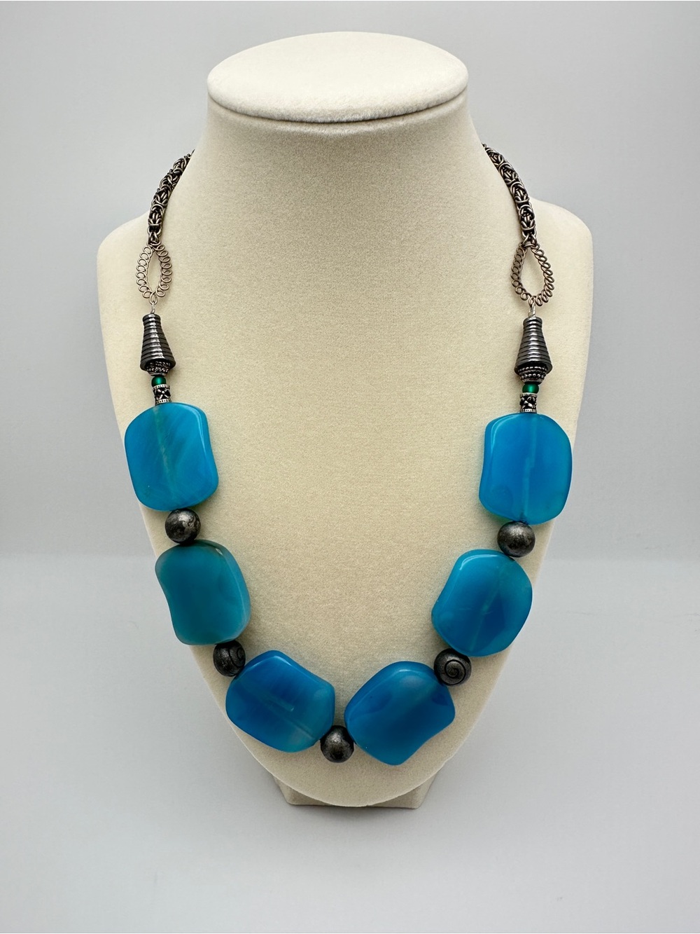 Bold Turquoise Vintage Beaded Statement Necklace - Women Jewelry
